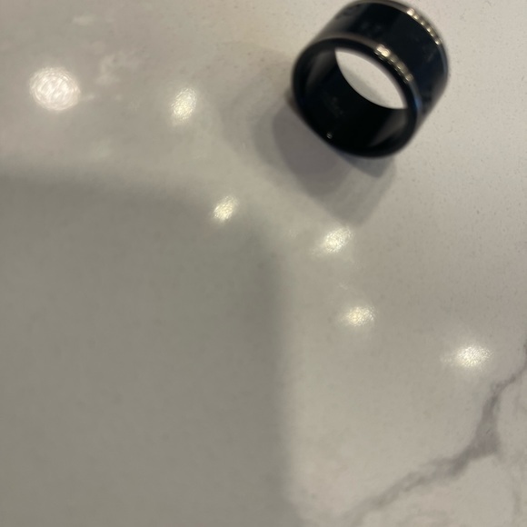 Gucci
18K White Gold ICON Synthetic Corundum Wide Band - Picture 5 of 7